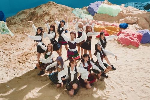 IZ*ONE tiếp tục 'gây bão' khi tung clip vũ đạo cho FIESTA