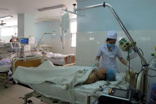 Một người tử vong do ăn ốc bùn bóng