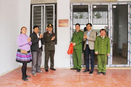 Trao nhà tình nghĩa đồng đội tại xã Si Ma Cai