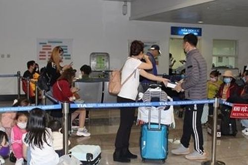 TPHCM kiến nghị chuyển các chuyến bay từ Hàn Quốc về các sân bay khác