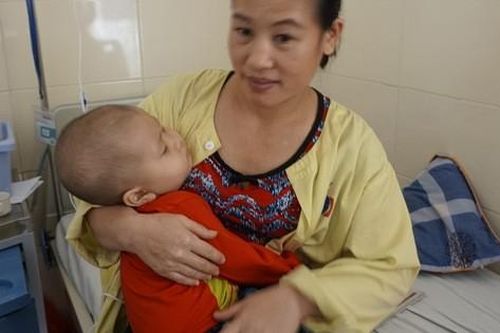 Thêm sẻ chia đến với cháu bé ung thư hạch