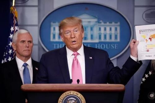 Ông Trump xem xét mọi biên giới sau ca tử vong đầu tiên do COVID-19 tại Mỹ