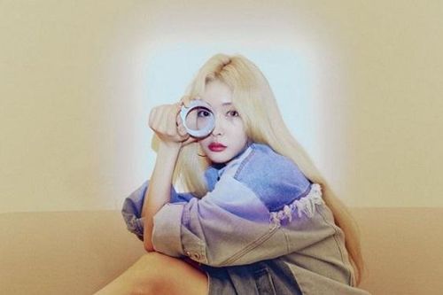 Xác nhận Chungha là thần tượng có nhân viên nhiễm COVID-19, không chỉ 1 người