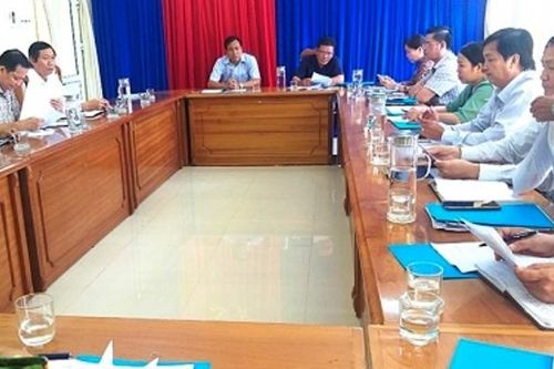 Tạm đình chỉ công tác một số cán bộ vì để người thuộc diện cách ly rời địa phương