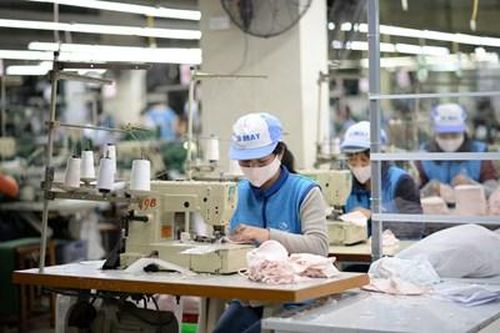 Vinatex mở rộng các điểm bán lẻ khẩu trang kháng khuẩn