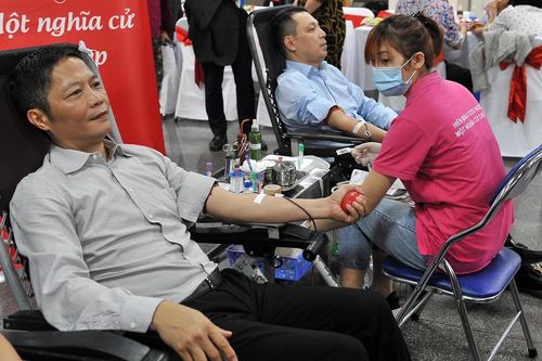 Ấm áp ngày hội hiến máu ngành Công Thương