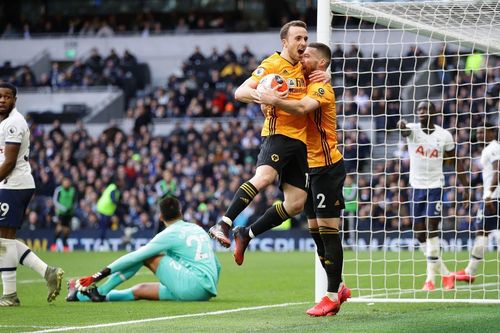 Tottenham trắng tay, Mourinho khóc hận sau màn rượt đuổi nghẹt thở