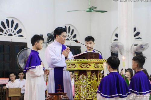 Giáo xứ Lập Thạch tổ chức thánh lễ tuần chầu lượt