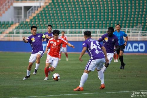 Công Phượng lập công, CLB TP Hồ Chí Minh vẫn thua ngược Hà Nội