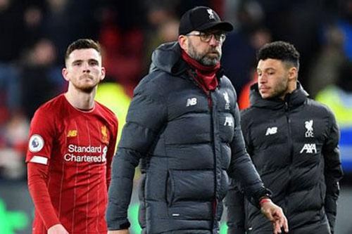 Klopp và Van Dijk đồng loạt khen ngợi 'kẻ ngáng đường' khó chịu Watford