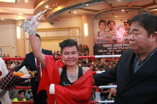 Võ sĩ Nguyễn Thị Thu Nhi giúp boxing nữ Việt Nam lần đầu vô địch WBO