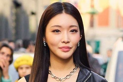 Hai nhân viên nhiễm Covid-19, Chungha phải tự cách ly 14 ngày