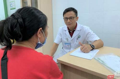 Ngồi lâu, nhịn tiểu...bệnh lý suy thận chờ sẵn