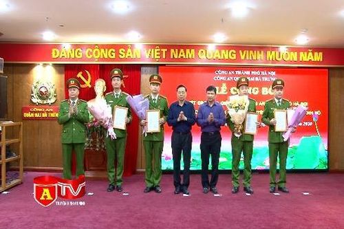 Công bố quyết định triển khai bộ máy mới Công an 2 phường Nguyễn Du và Phạm Đình Hổ