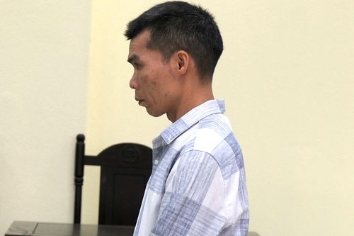 Đâm em dâu trọng thương vì mâu thuẫn từ nhà vệ sinh chung