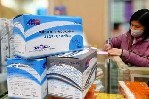 Nhắc nhở thầy giáo bán khẩu trang cho học sinh giá 3.000 đồng