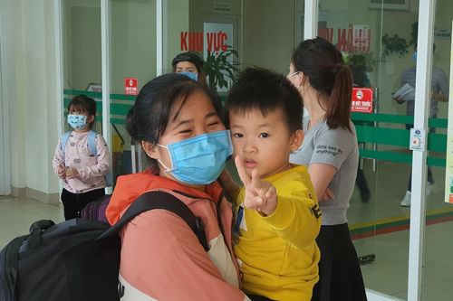 30 công dân Việt trở về từ Vũ Hán được ra viện sau 21 ngày cách ly