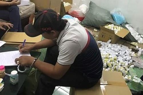 Đề nghị truy tố 2 lãnh đạo công ty cầm đầu đường dây sản xuất thuốc giả ở TPHCM