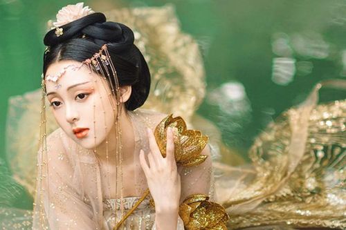 Vi quý phi ba năm không được hạ táng chỉ vì vua quá yêu