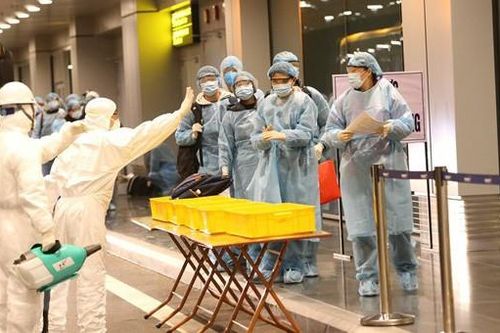 30 công dân Việt Nam trở về từ 'tâm dịch' Vũ Hán được ra viện sau thời gian dài cách ly
