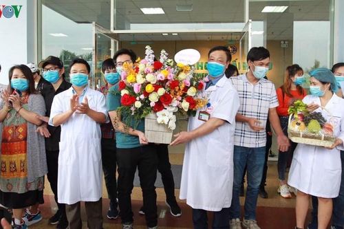 30 công dân Việt Nam từ Vũ Hán (Trung Quốc) được trở về nhà sau 21 ngày cách ly