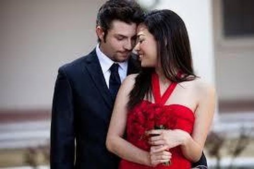 Nỗi đắng cay sau cuộc tình chớp nhoáng và đám cưới hoành tráng với đại gia già