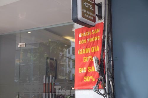 Khách sạn đóng cửa, giảm giá: Cuộc khủng hoảng chưa từng có