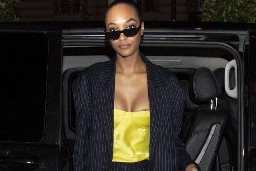 Siêu mẫu Jourdan Dunn mặc hớ hênh ngực, lộ điểm nhạy cảm