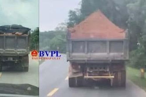 Xe tải chở đất đá 'có ngọn' nghênh ngang trên đường Hồ Chí Minh