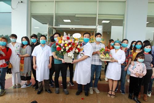 Hà Nội: 30 người về từ tâm dịch Vũ Hán được xuất viện