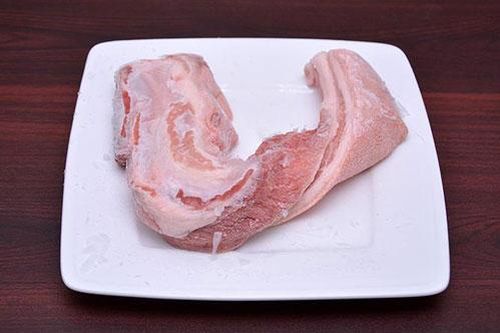 Chỉ cần thêm 2 nguyên liệu này, thịt đông cứng đến mấy cũng mềm trong 5 phút, tươi ngon như mới mua
