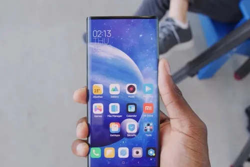 Cận cảnh chiếc smartphone có màn hình bao quanh thân máy của Xiaomi