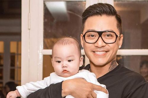 Bà xã Tuấn Hưng lấy lại tinh thần, khoe ảnh nhóc tì thứ 3 kháu khỉnh rất giống ông xã