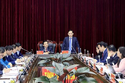 Thứ trưởng Bộ Ngoại giao Lê Hoài Trung làm việc với tỉnh Điện Biên