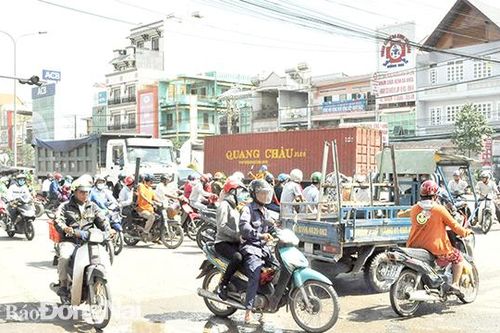 Nguy cơ tai nạn vì đèn giao thông không đảm bảo