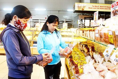 Bánh mì thanh long hút khách Nha Trang