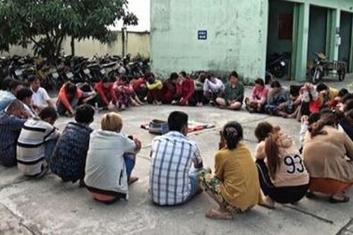 Liên tiếp triệt phá các tụ điểm đánh bạc của các quý bà