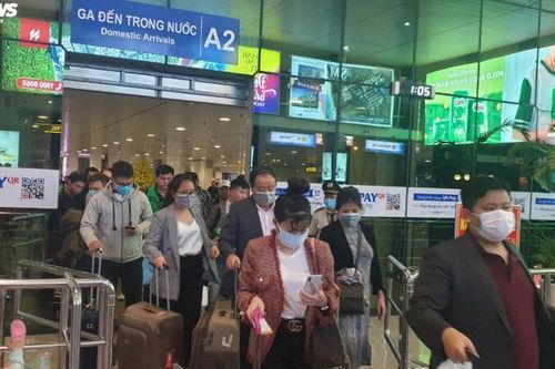 TP.HCM: Nhập cảnh từ vùng dịch vì công vụ đặc biệt vẫn phải cách ly