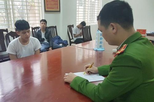 Người đàn ông đồng tính sập bẫy nhóm 'trẻ trâu' cướp tài sản như thế nào?