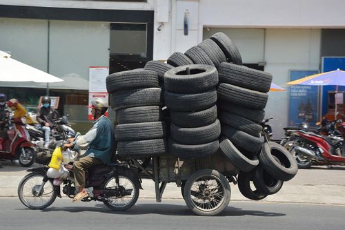 Hiểm họa xe tự chế chở hàng hóa