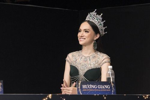Sau 2 năm đăng quang, Hương Giang trở lại làm giám khảo Hoa hậu Chuyển giới Quốc tế 2020