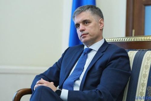 Đến lượt Ngoại trưởng Ukraine sắp ra đi?