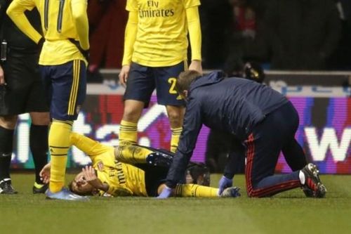Tiền vệ Arsenal dính chấn thương kinh hoàng
