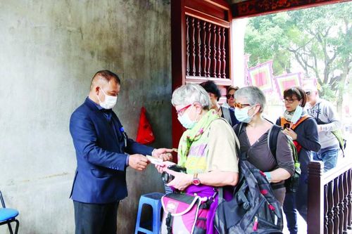 Du lịch bừng tỉnh sau cơn choáng váng Covid - 19
