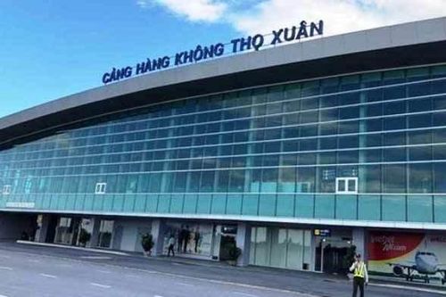 Theo dõi sức khỏe hành khách về từ Hàn Quốc ho, khó thở khi vừa hạ cánh