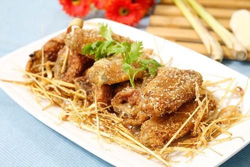 Cách làm cánh gà rang muối đơn giản, giòn rụm cực hấp dẫn