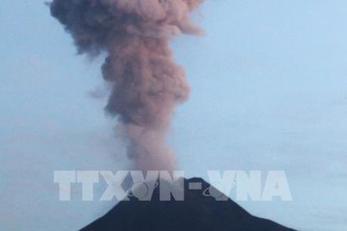 Indonesia đóng cửa sân bay do núi lửa Merapi phun trào