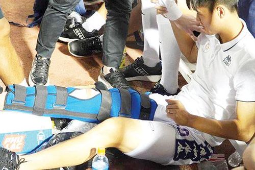 Mong… hoãn vòng loại World Cup