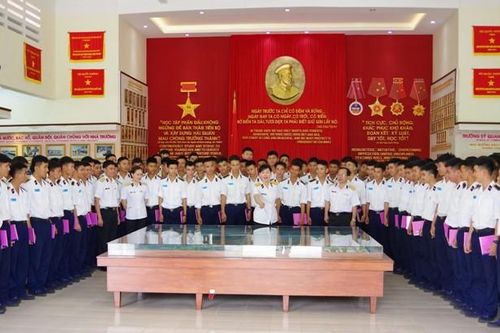Học viện Hải quân giáo dục truyền thống cho học viên khóa mới