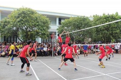 Bảo vệ, chăm lo đời sống người lao động